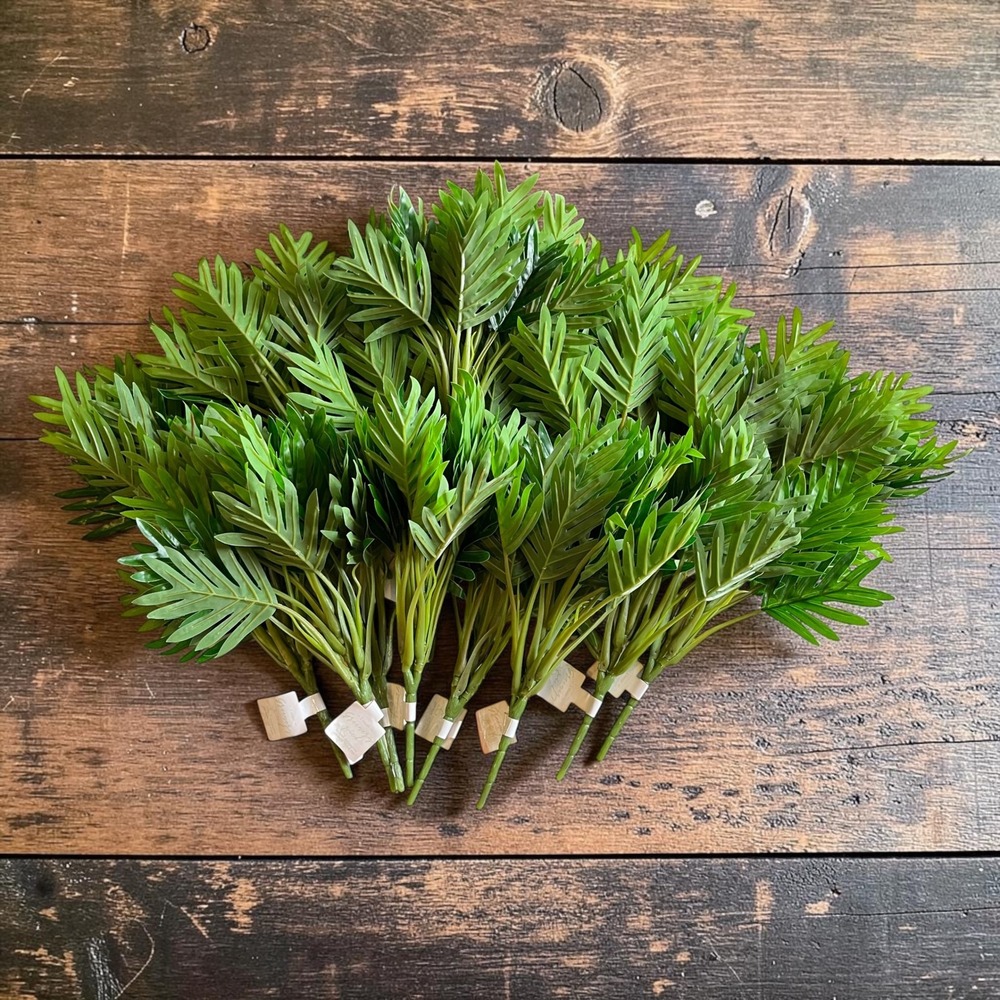 Artificial Tropical Foliage Fern Greenery Indoor Plants 20 Bundles 12" NWT